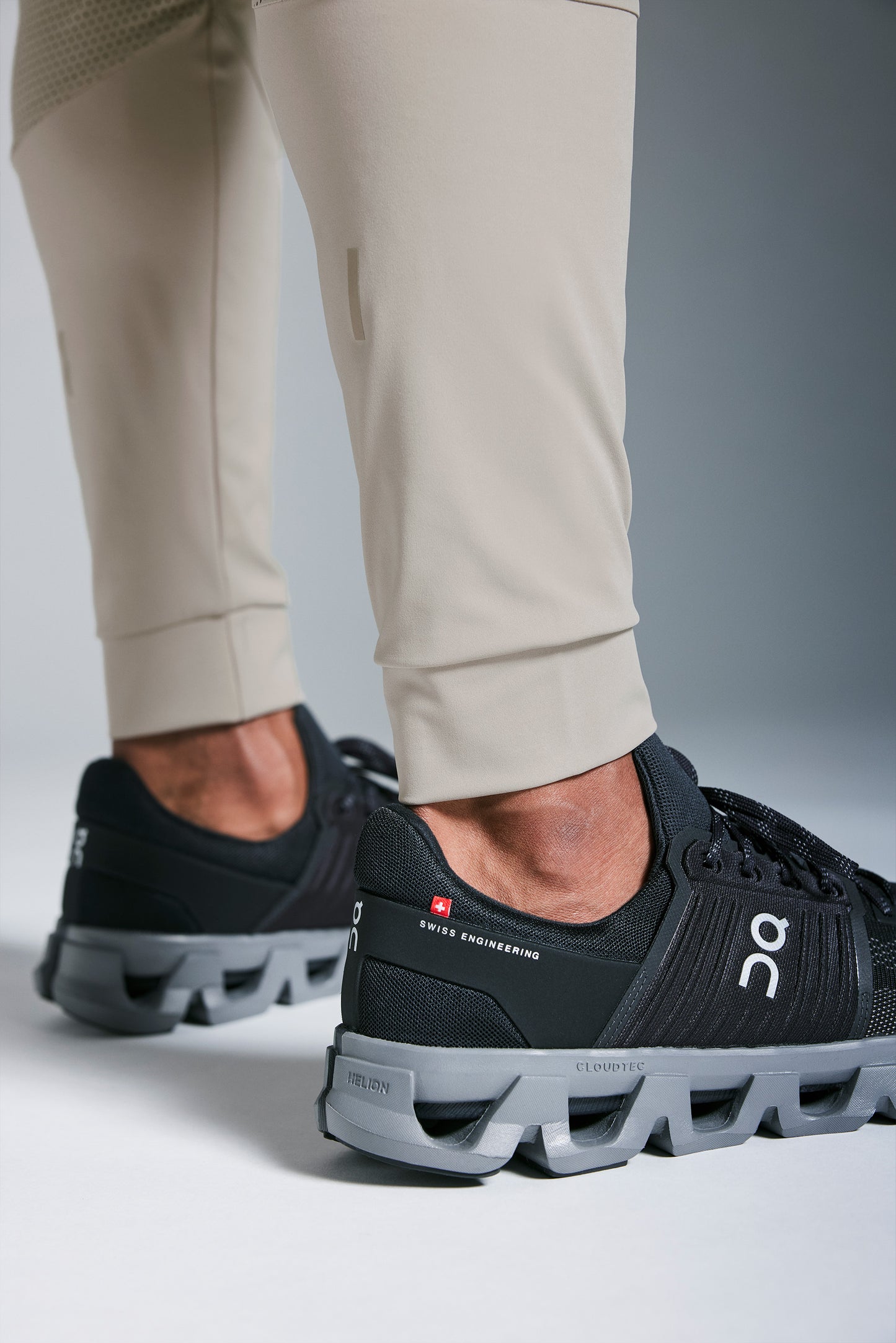 Mens ReRun Pebble 1/4 Zip and Run Pant Set